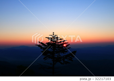 田の原から見る朝日 32217103