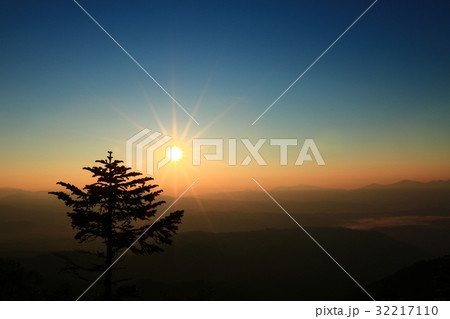 田の原から見る朝日 32217110