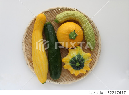 いろいろなズッキーニ いろいろなズッキーニ 32217657