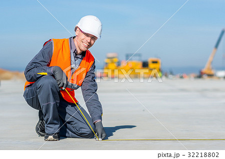 worker measure construction worker measure construction 32218802