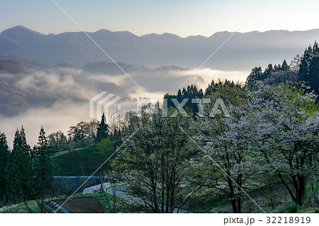 夜明けの霧 32218919