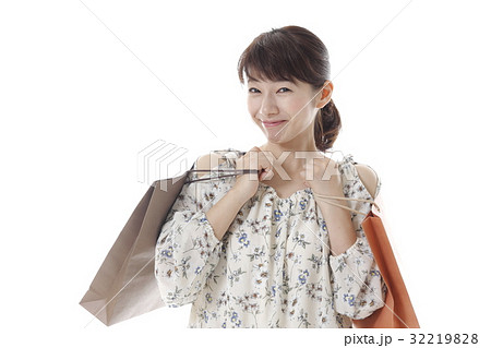 買い物イメージの女性 32219828