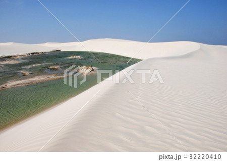 雨季にだけ現れる神秘の湖、レンソイス 雨季にだけ現れる神秘の湖、レンソイス 32220410
