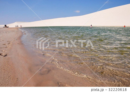 雨季にのみ現れる神秘の湖、レンソイス 32220618