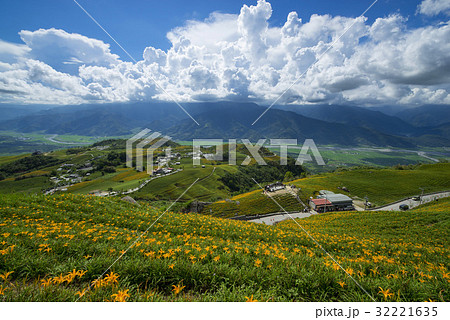 East of Taiwan 32221635