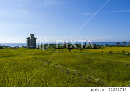 East of Taiwan 32221715