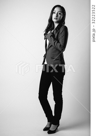 女性ポートレート 32223522