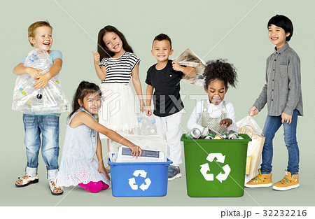 Diverse Group Of Kids Recycling Garbage 32232216