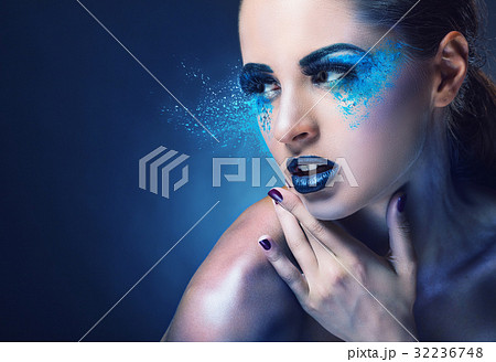 Blue makeup Blue makeup 32236748