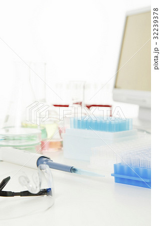 研究　サイエンス　科学　実験　研究開発　研究室　ビジネス 32239378