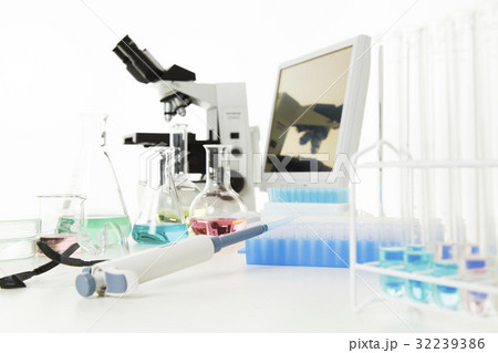 研究　サイエンス　科学　実験　研究開発　研究室　ビジネス 32239386
