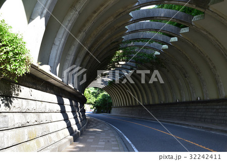 鎌倉巨福呂坂洞門 32242411