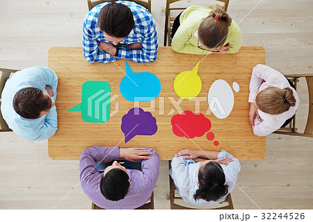 Business team and dialog boxes 32244526