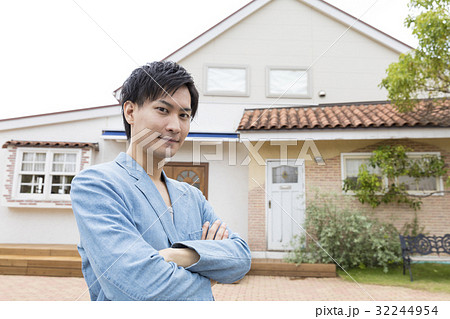 若い男性のポートレート 若い男性のポートレート 32244954