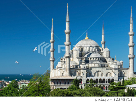 View of the Blue Mosque in Istanbul, Turkey View of the Blue Mosque in Istanbul, Turkey 32248713