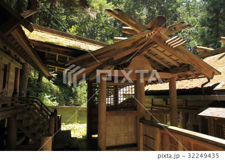 国宝 仁科神明宮　中門(御門屋)と釣屋 32249435