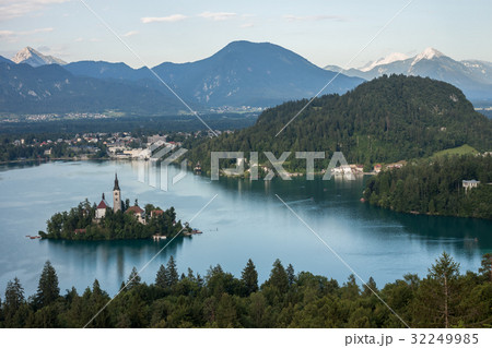 Bled lake with beautiful island Bled lake with beautiful island 32249985