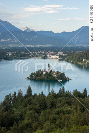Bled lake with beautiful island Bled lake with beautiful island 32249986