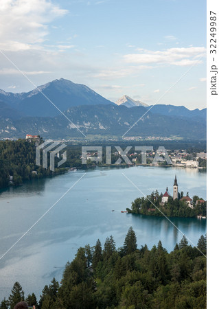 Bled lake with beautiful island Bled lake with beautiful island 32249987