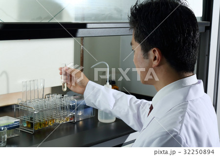 研究者 ドラフトチャンバー 研究者 ドラフトチャンバー 32250894