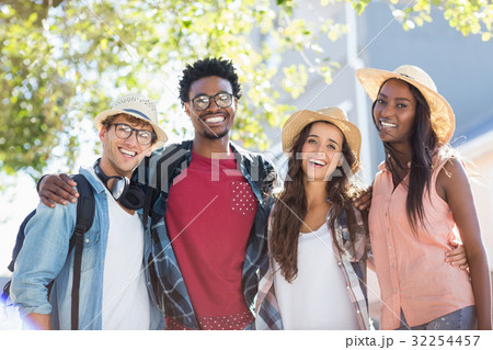 Portrait of happy friends Portrait of happy friends 32254457