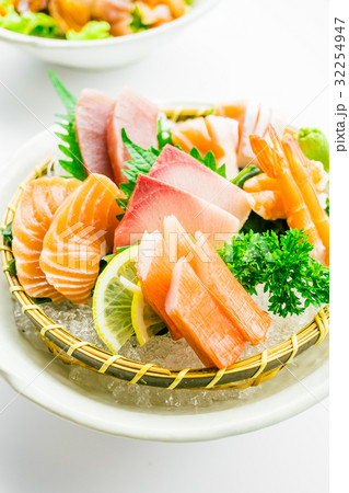 Mixed sashimi set Mixed sashimi set 32254947