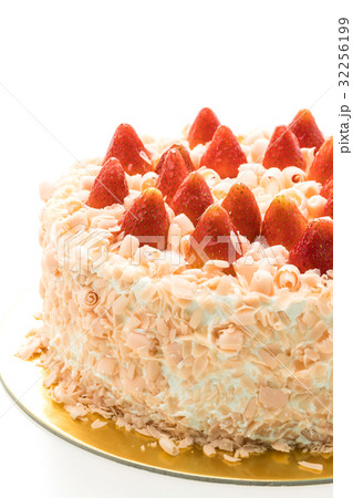Vanilla cake dessert with strawberry on top Vanilla cake dessert with strawberry on top 32256199
