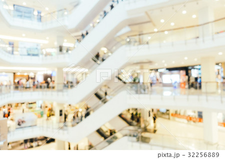 Abstract blur and defocused shopping mall of department store 32256889