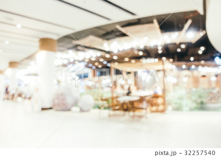 Abstract blur and bokeh defocused shopping mall interior of department store 32257540