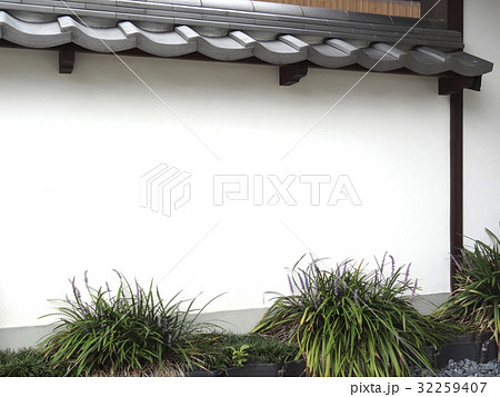 重要伝統的建造物群保存地区今井町の漆喰の壁 32259407