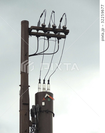 電線の地中埋設始点の電柱 32259677
