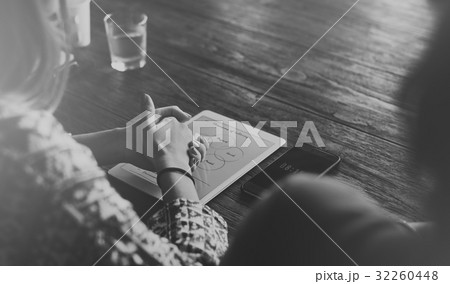 Meeting Table Networking Sharing Concept Meeting Table Networking Sharing Concept 32260448