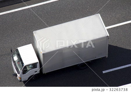 トラック輸送 トラック輸送 32263738