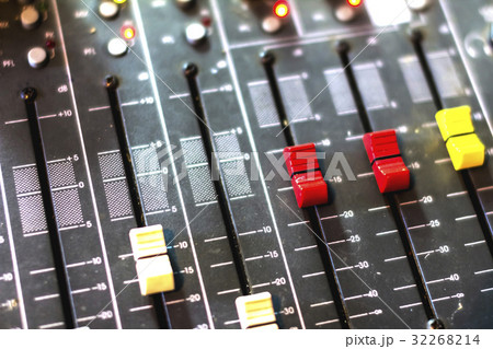 Volume control in the recording room. Volume control in the recording room. 32268214