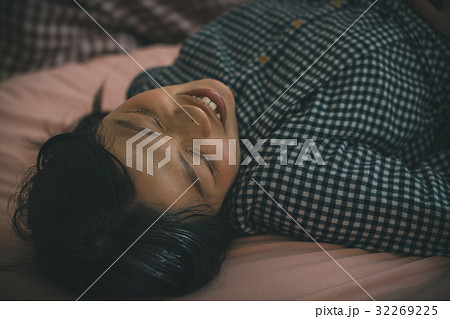 woman during pregnancy or shortly after childbirth 32269225