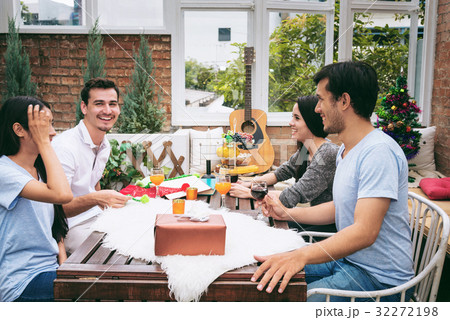 Party Celebrate Meeting of Friends in Holiday 32272198
