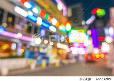 Blurred of people wander in the walking street Blurred of people wander in the walking street 32273269