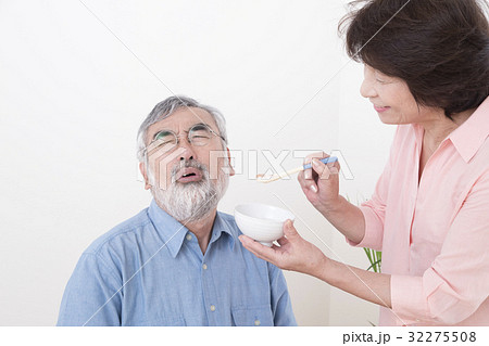 介護イメージ 介護拒否 拒食 食事介助 老老介護 介護イメージ 介護拒否 拒食 食事介助 老老介護 32275508