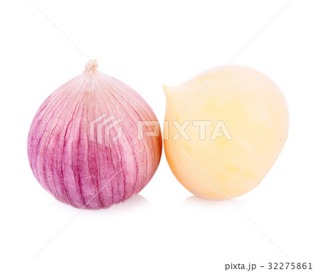 Elephant Garlic isolated on white background 32275861