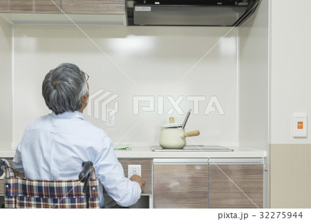 訪問介護 訪問介護 32275944