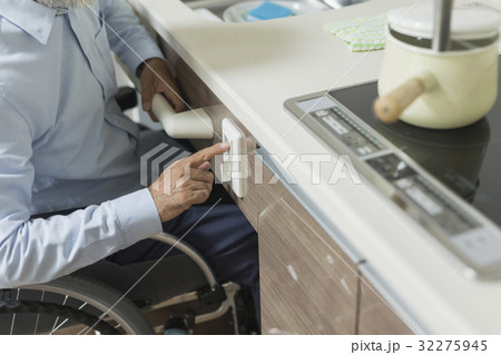 訪問介護 32275945