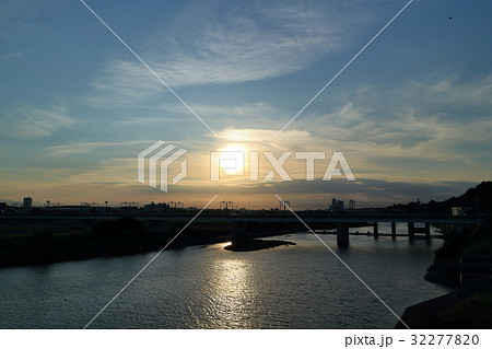 多摩川丸子橋からの夕日 32277820
