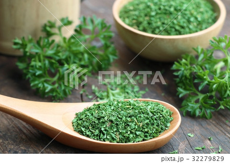 Dried herb parsley leaves Dried herb parsley leaves 32279829