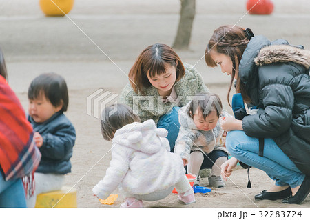 play at the park 1 year old play at the park 1 year old 32283724