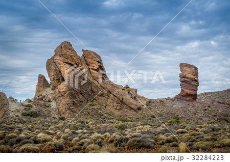 Roques de Garcia volcanic rocks landscape 32284223