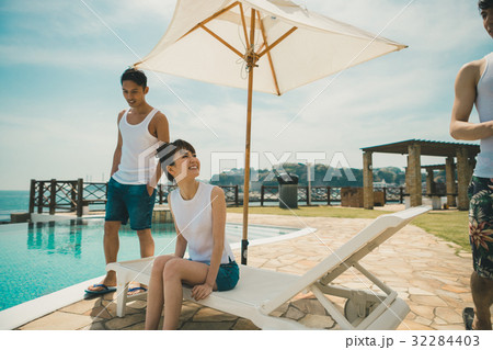 Digital nomad Digital nomad 32284403