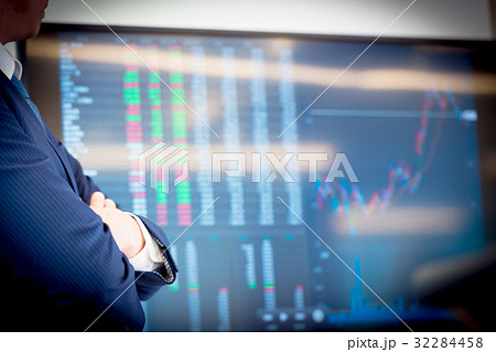 ビジネスマン、株、投資イメージ 32284458