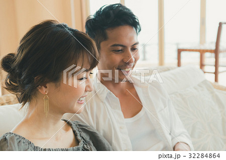 Digital nomad  32284864