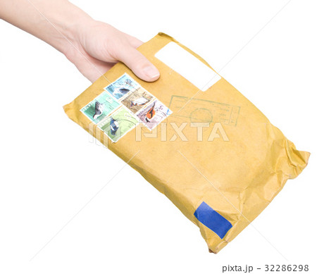 hand with envelope 32286298