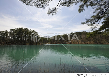 五色沼・毘沙門沼と磐梯山・裏磐梯(福島県) 五色沼・毘沙門沼と磐梯山・裏磐梯(福島県) 32286393